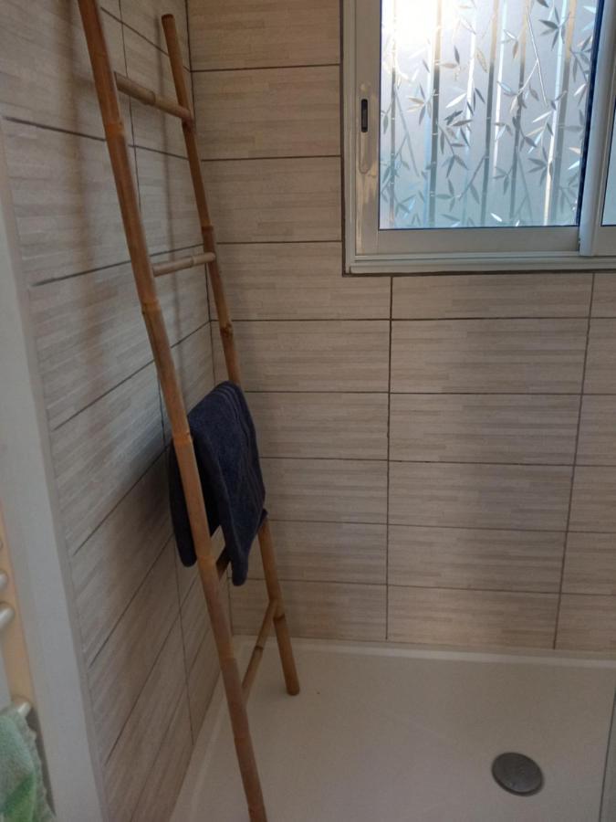 Petit Chalet En Bois Reynès Exteriér fotografie