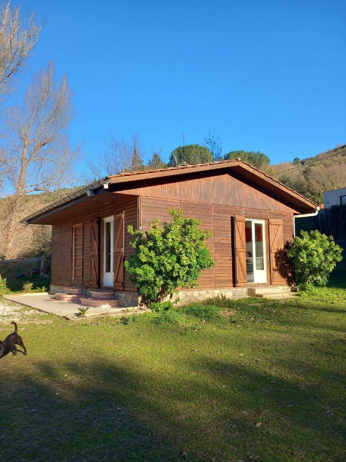Petit Chalet En Bois Reynès Exteriér fotografie